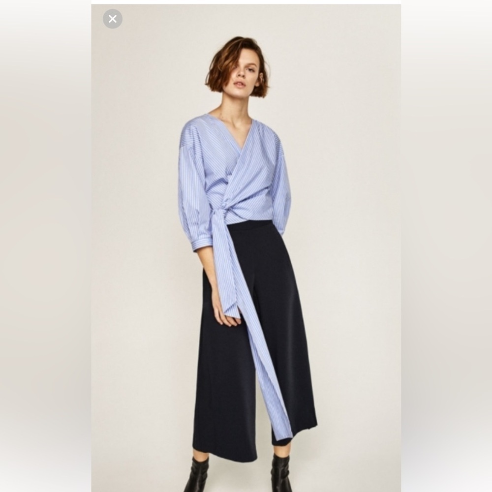 🛍️bundle sale🛍️Zara Blue and White Striped wrap Blouse small